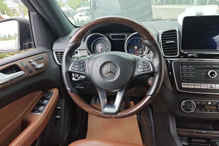 Used Mercedes-Benz GLS 2018 GLS 400 4MATIC Luxury Model Steering Wheel