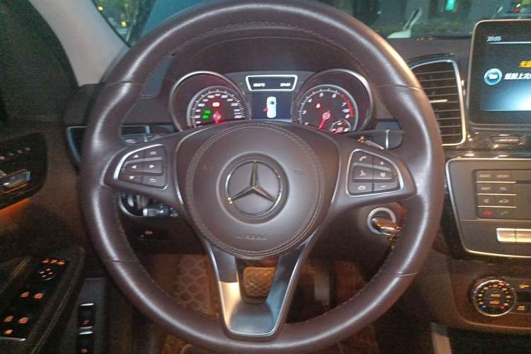 Used Mercedes-Benz GLS 2018 Refreshed GLS 400 4MATIC Dynamic Edition Steering Wheel