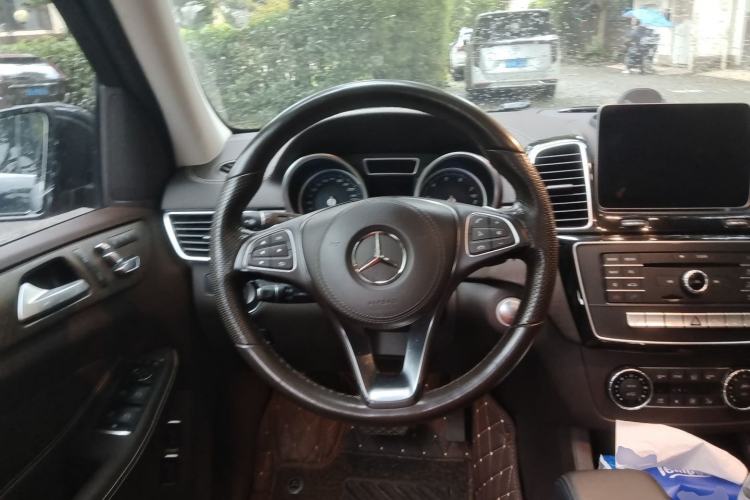 Used Mercedes-Benz GLS 2018 GLS 400 4MATIC Dynamic Model Steering Wheel