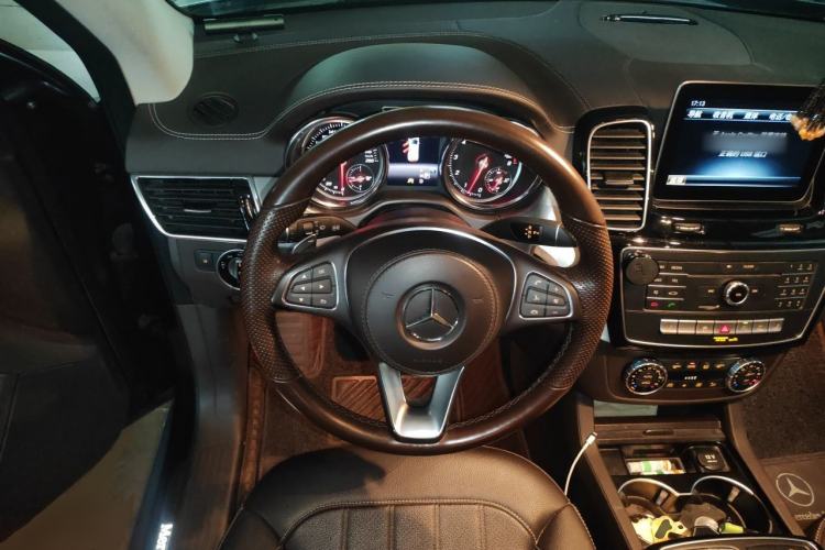 Used Mercedes-Benz GLS 2018 Facelift GLS 320 4MATIC Steering Wheel
