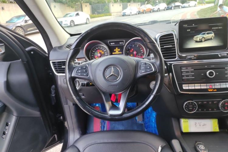 Used Mercedes-Benz GLS 2018 Restyled GLS 400 4MATIC Luxury Edition Steering Wheel