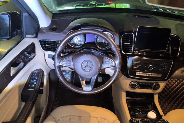 Used Mercedes-Benz GLS 2018 Refreshed GLS 400 4MATIC Dynamic Edition Steering Wheel