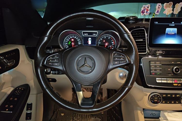 Used Mercedes-Benz GLS 2018 GLS 400 4MATIC Dynamic Model Steering Wheel