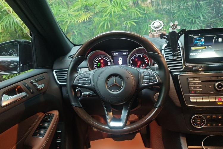 Used Mercedes-Benz GLS 2018 GLS 400 4MATIC Luxury Model Steering Wheel