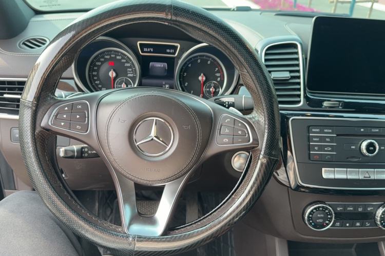 Used Mercedes-Benz GLS 2018 GLS 400 4MATIC Dynamic Model Steering Wheel