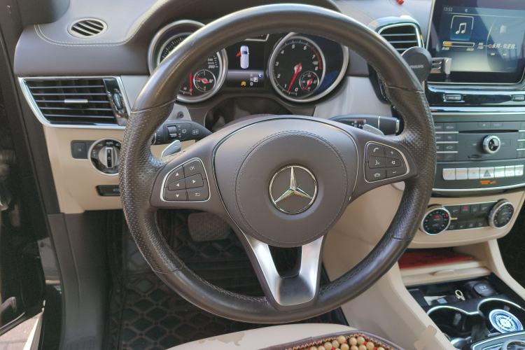 Used Mercedes-Benz GLS 2018 GLS 320 4MATIC Steering Wheel