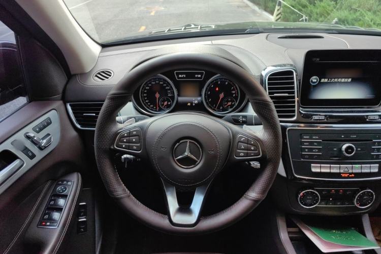 Used Mercedes-Benz GLS 2018 Facelift GLS 320 4MATIC Steering Wheel