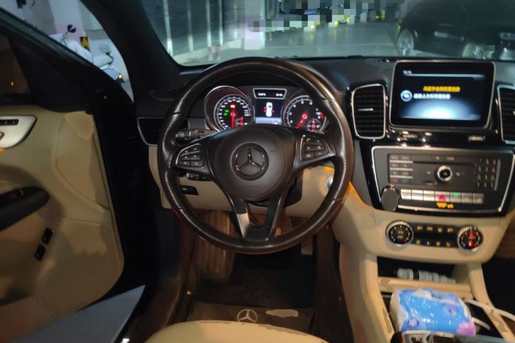Used Mercedes-Benz GLS 2018 Facelift GLS 320 4MATIC Steering Wheel