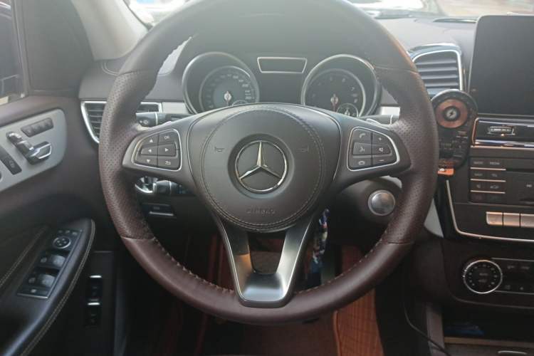Used Mercedes-Benz GLS 2018 Facelift GLS 320 4MATIC Steering Wheel