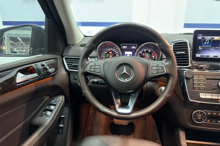 Used Mercedes-Benz GLS 2018 Refreshed GLS 400 4MATIC Dynamic Edition Steering Wheel