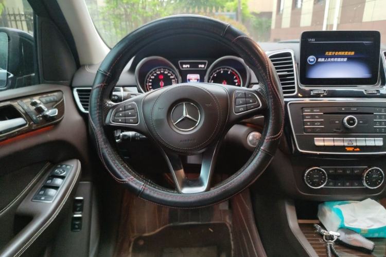 Used Mercedes-Benz GLS 2018 GLS 400 4MATIC Dynamic Model Steering Wheel