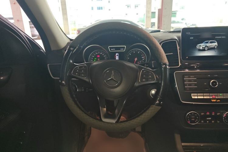 Used Mercedes-Benz GLS 2018 GLS 400 4MATIC Dynamic Model Steering Wheel