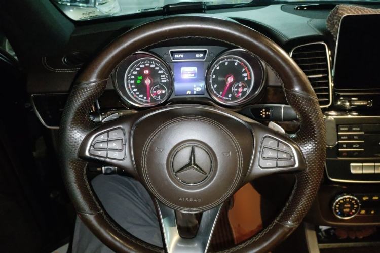 Used Mercedes-Benz GLS 2018 Refreshed GLS 400 4MATIC Dynamic Edition Steering Wheel