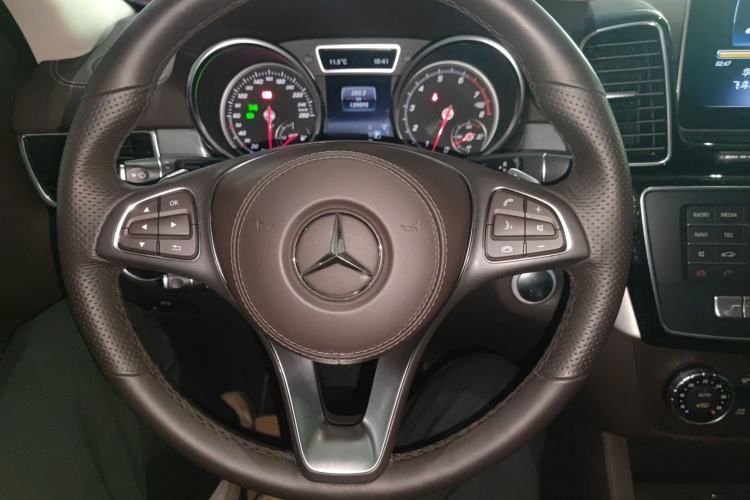 Used Mercedes-Benz GLS 2018 GLS 320 4MATIC Steering Wheel