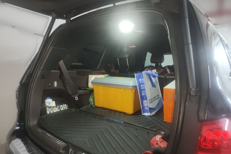 Used Mercedes-Benz GLS  Trunk