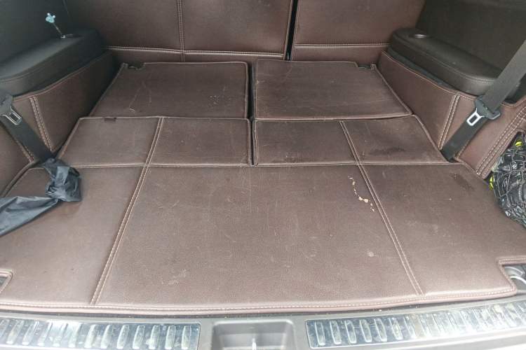 Used Mercedes-Benz GLS 2018 GLS 320 4MATIC Trunk