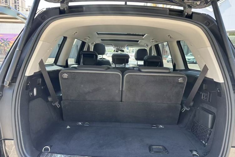 Used Mercedes-Benz GLS 2018 Facelift GLS 320 4MATIC Trunk