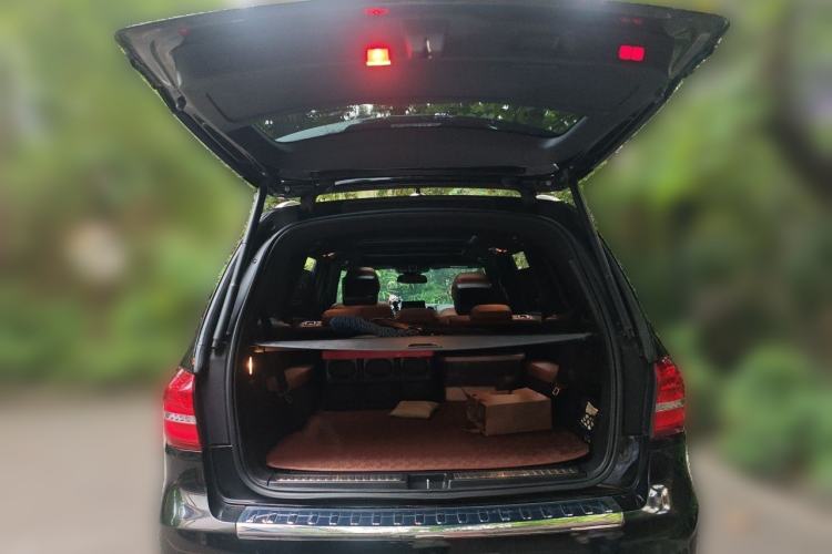 Used Mercedes-Benz GLS 2018 GLS 400 4MATIC Luxury Model Trunk