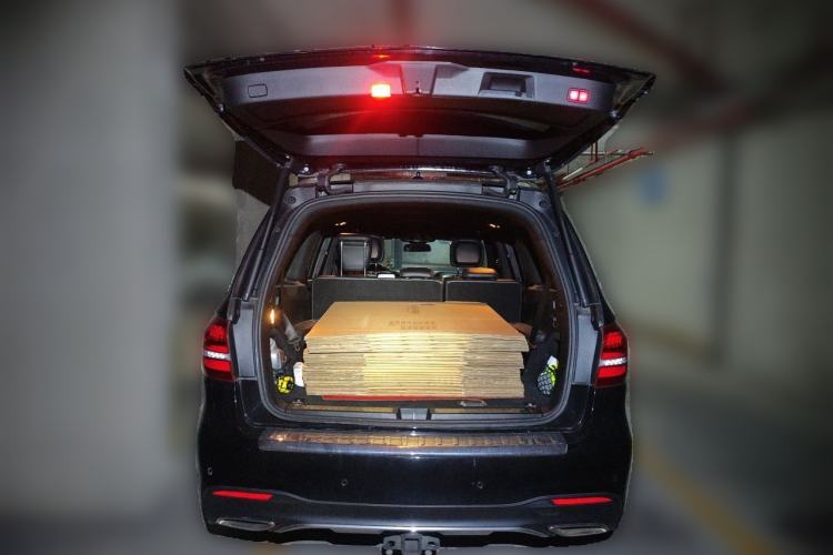 Used Mercedes-Benz GLS  Trunk