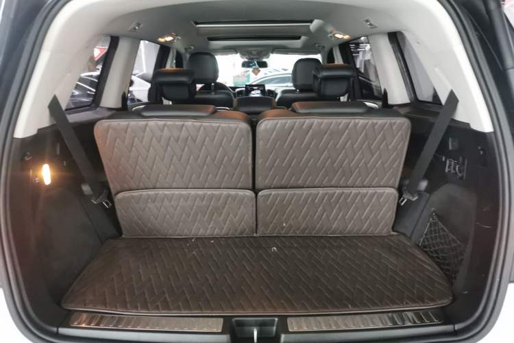 Used Mercedes-Benz GLS 2018 Facelift GLS 320 4MATIC Trunk