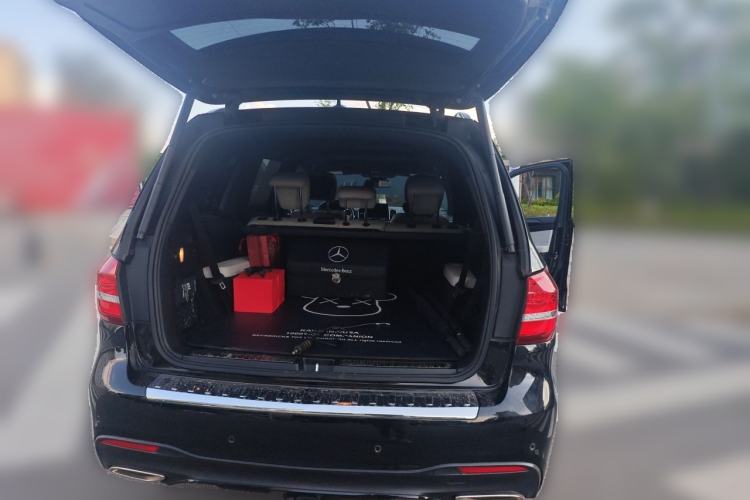 Used Mercedes-Benz GLS  Trunk