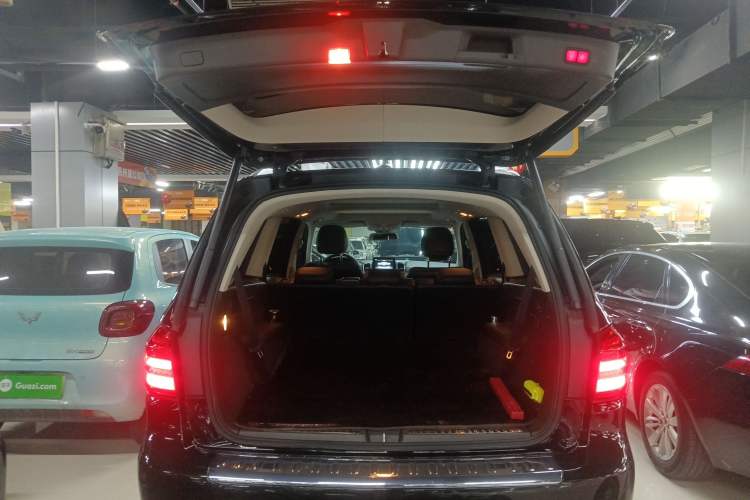 Used Mercedes-Benz GLS 2018 Refreshed GLS 400 4MATIC Dynamic Edition Trunk