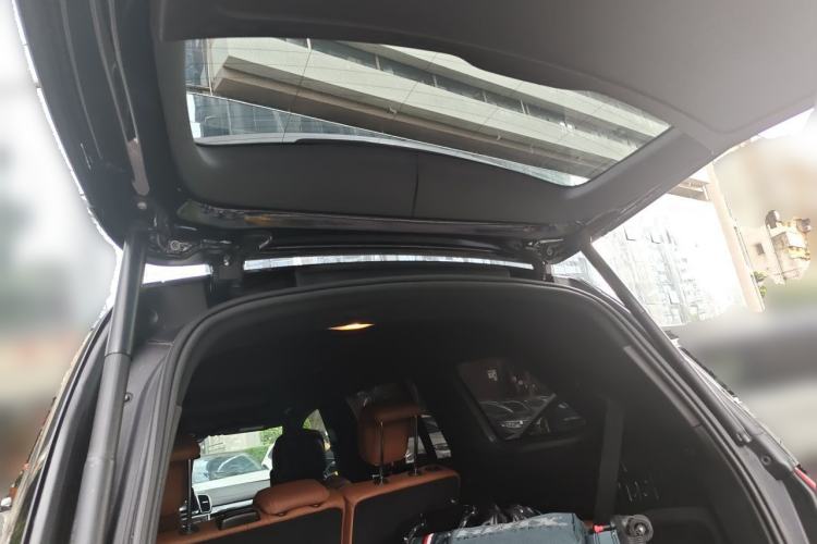 Used Mercedes-Benz GLS  Trunk