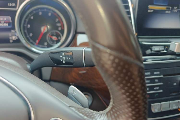 Used Mercedes-Benz GLS  Gear Lever