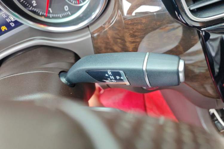 Used Mercedes-Benz GLS 2018 Refreshed GLS 400 4MATIC Dynamic Edition Gear Lever
