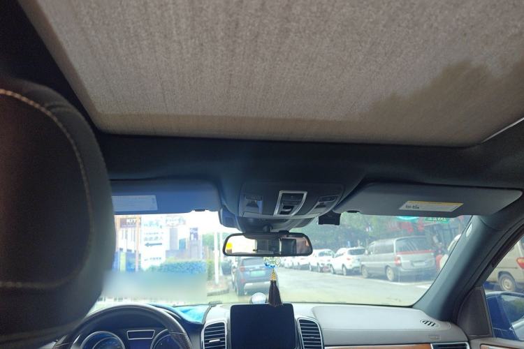 Used Mercedes-Benz GLS  Headliner