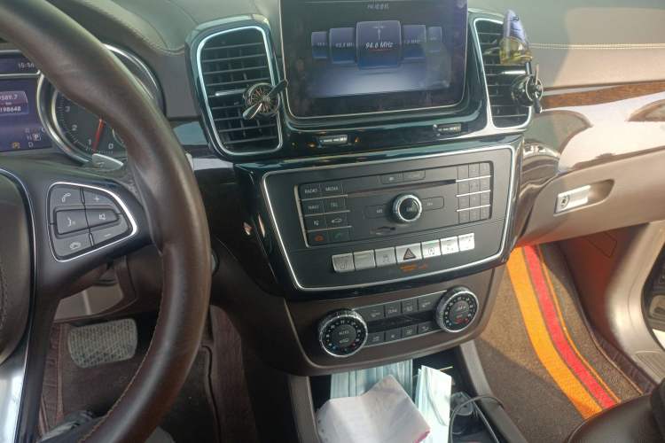 Used Mercedes-Benz GLS 2018 GLS 400 4MATIC Dynamic Model Audio And AC Panel