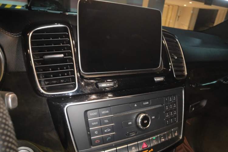 Used Mercedes-Benz GLS  Audio And AC Panel