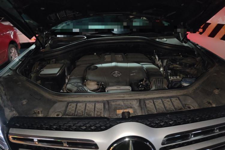 Used Mercedes-Benz GLS  Engine Bay