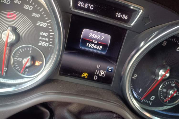 Used Mercedes-Benz GLS 2018 GLS 400 4MATIC Dynamic Model Odometer Close Up