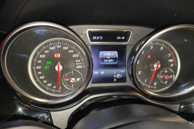 Used Mercedes-Benz GLS  Odometer Close Up