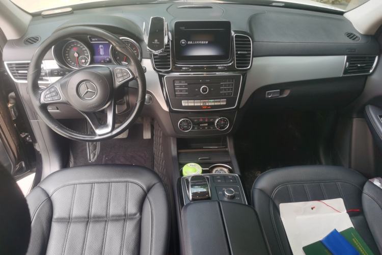 Used Mercedes-Benz GLS 2018 Facelift GLS 320 4MATIC Center Console