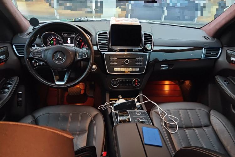 Used Mercedes-Benz GLS 2018 Refreshed GLS 400 4MATIC Dynamic Edition Center Console