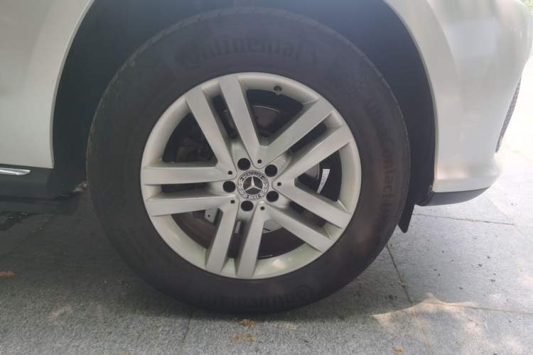 Used Mercedes-Benz GLS 2018 Facelift GLS 320 4MATIC Right Front Wheel Hub