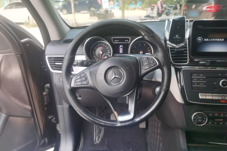 Used Mercedes-Benz GLS 2018 Facelift GLS 320 4MATIC Steering Wheel