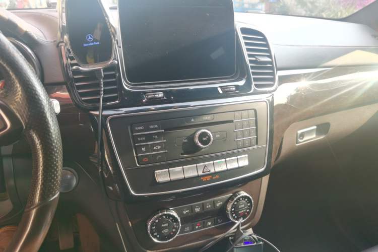 Used Mercedes-Benz GLS  Audio And AC Panel