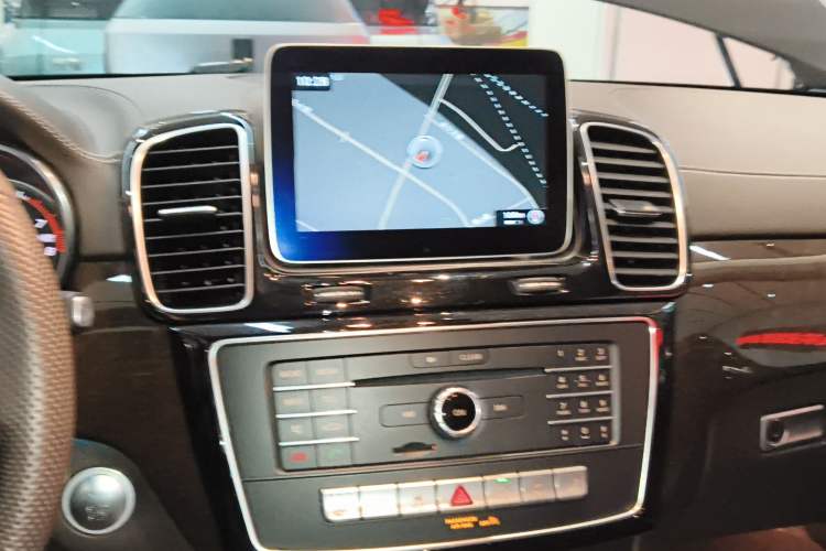 Used Mercedes-Benz GLS 2019 GLS 400 4MATIC Dynamic Edition Prestige Model Audio And AC Panel