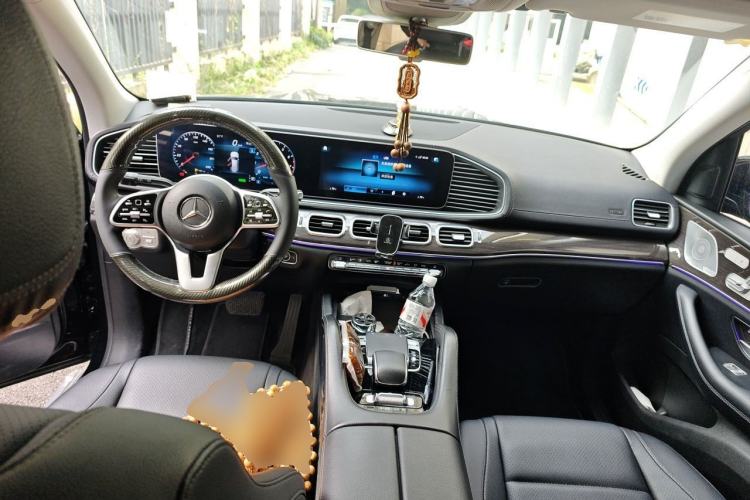 Used Mercedes-Benz GLS  Center Console