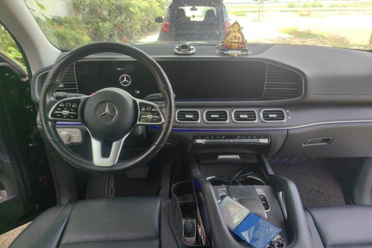 Used Mercedes-Benz GLS  Center Console