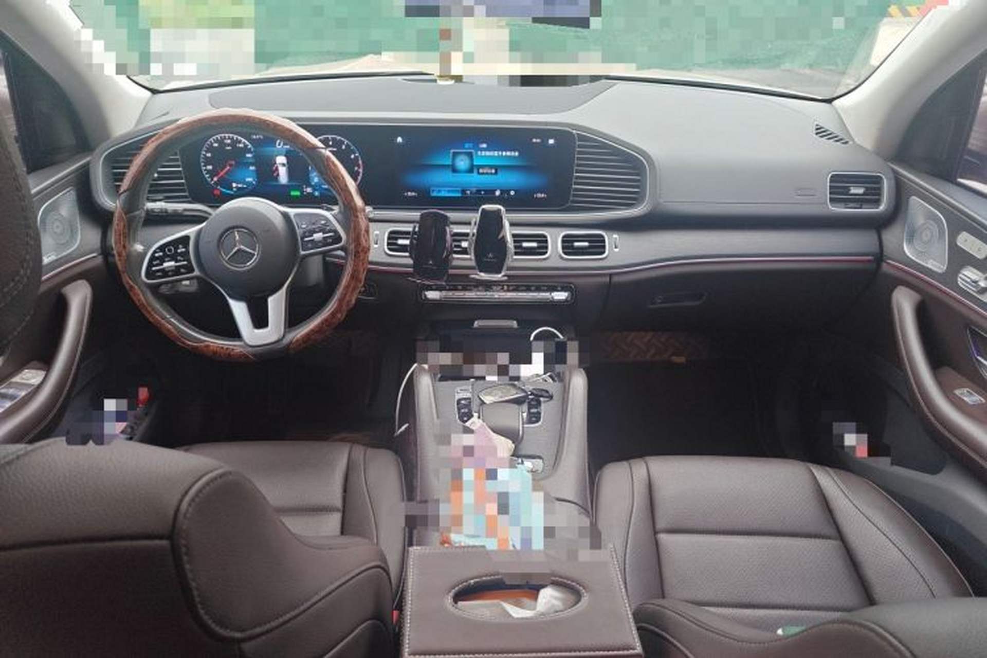 Used Mercedes-Benz GLS  Center Console