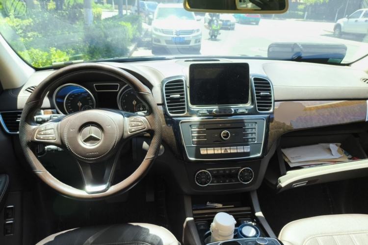 Used Mercedes-Benz GLS 2019 GLS 400 4MATIC Dynamic Edition Prestige Model Center Console
