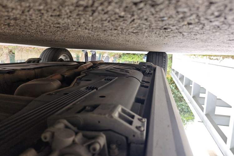 Used Mercedes-Benz GLS  Chassis Front Right