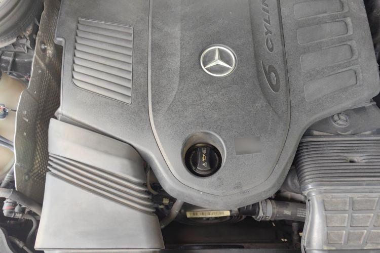 Used Mercedes-Benz GLS  Engine Bay