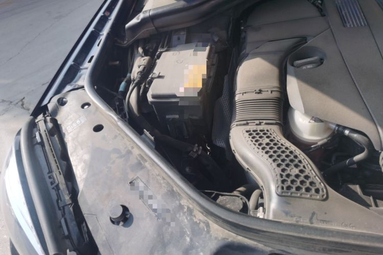 Used Mercedes-Benz GLS  Engine Bay Right