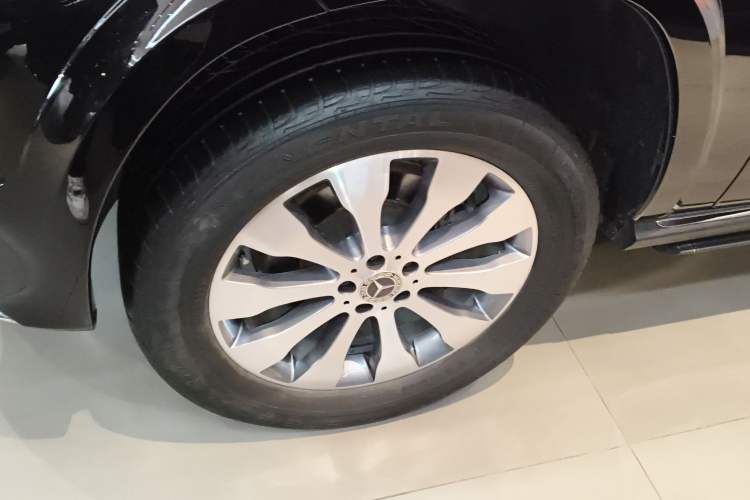 Used Mercedes-Benz GLS 2019 GLS 400 4MATIC Dynamic Edition Prestige Model Exterior 4