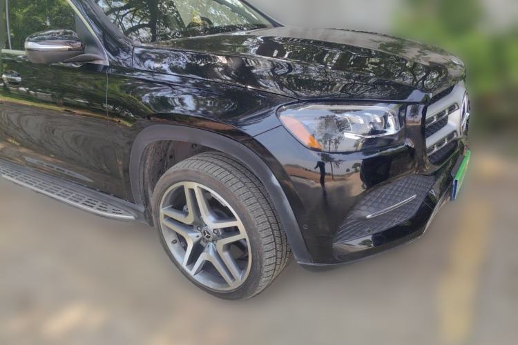 Used Mercedes-Benz GLS  Front Right 45 Deg